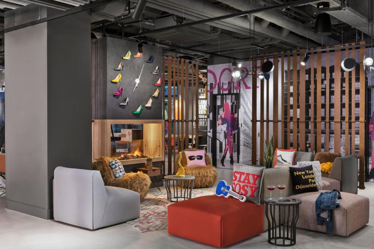Moxy Duesseldorf City Eksteriør billede