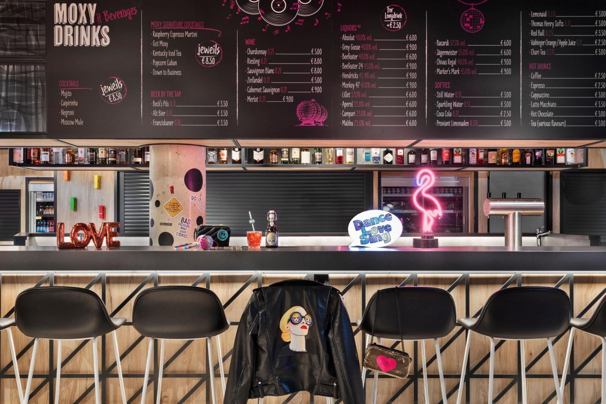 Moxy Duesseldorf City Eksteriør billede