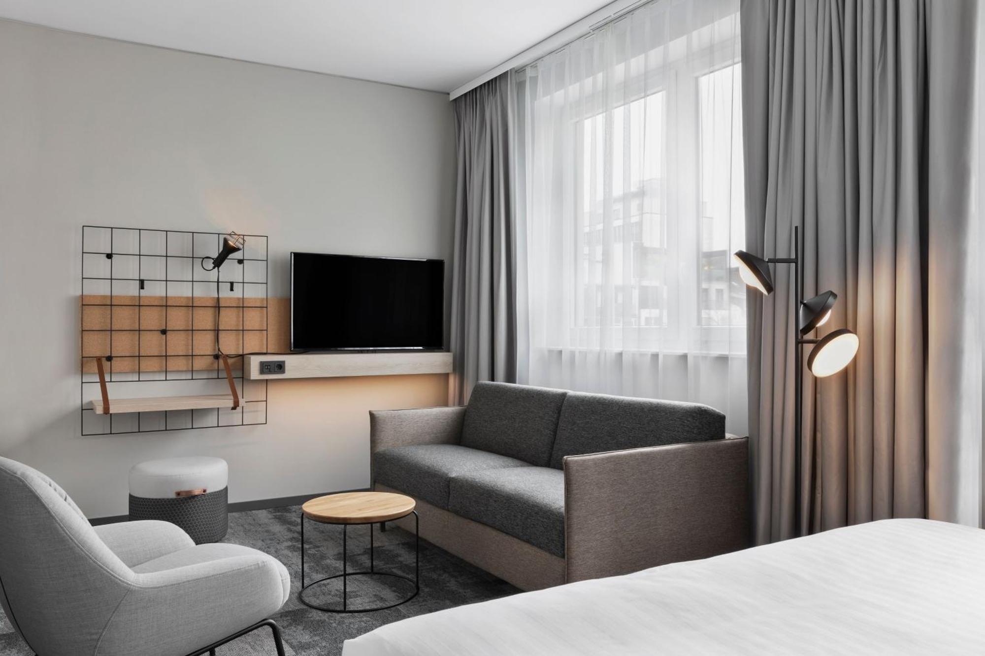 Moxy Duesseldorf City Eksteriør billede